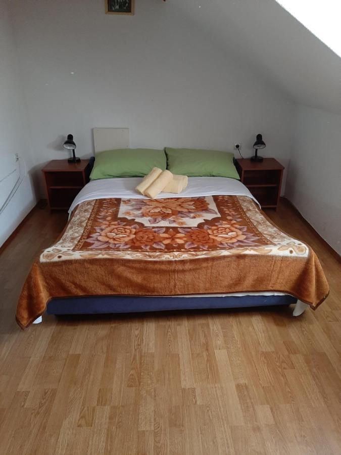 Rooms Mostanje 카를로바츠 외부 사진