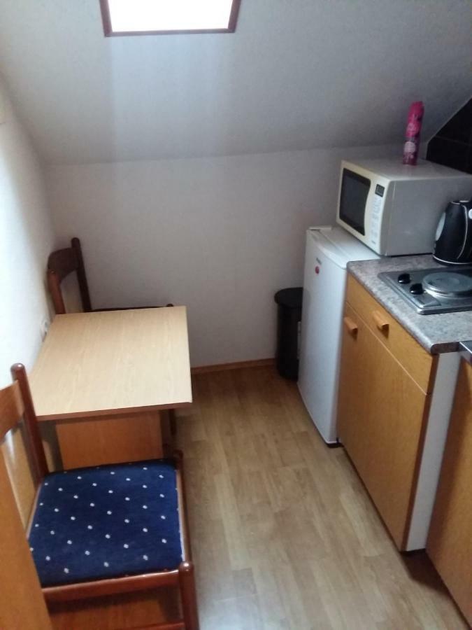 Rooms Mostanje 카를로바츠 외부 사진