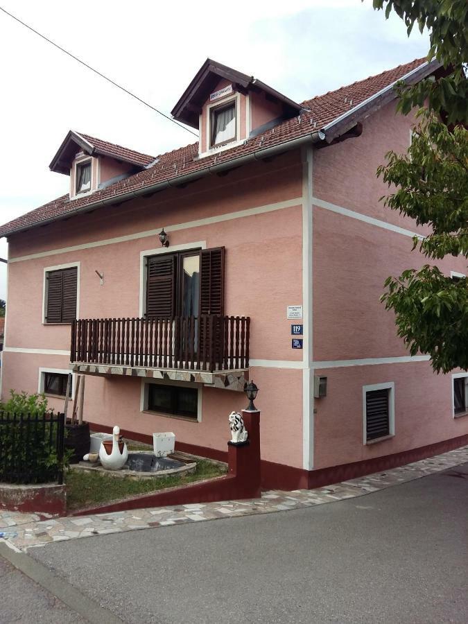 Rooms Mostanje 카를로바츠 외부 사진