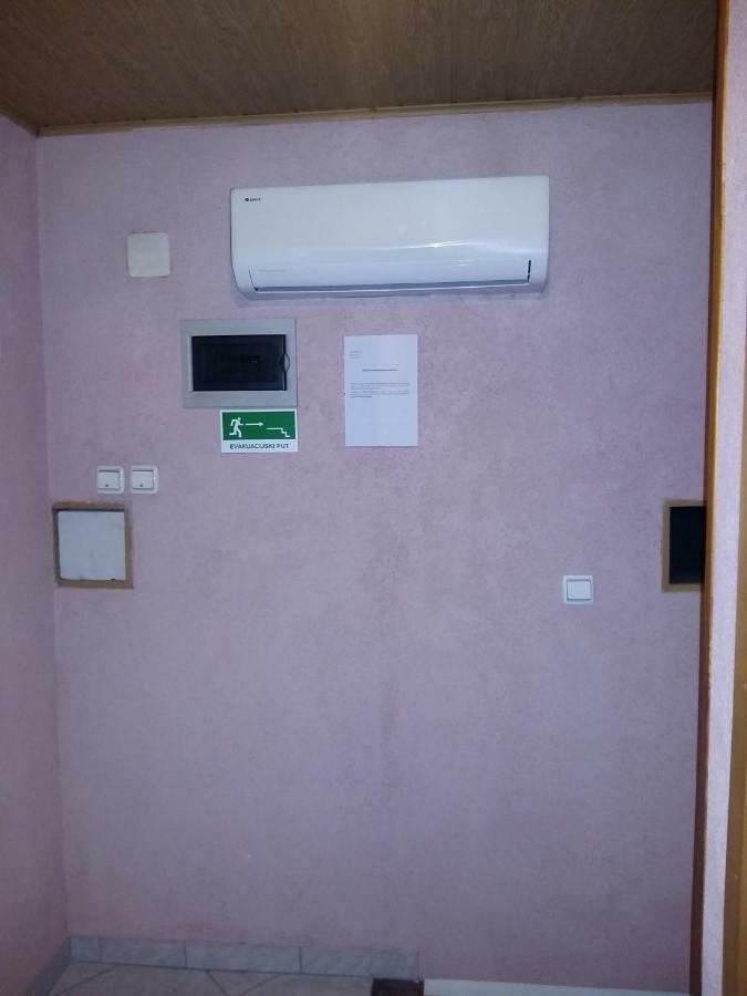 Rooms Mostanje 카를로바츠 외부 사진