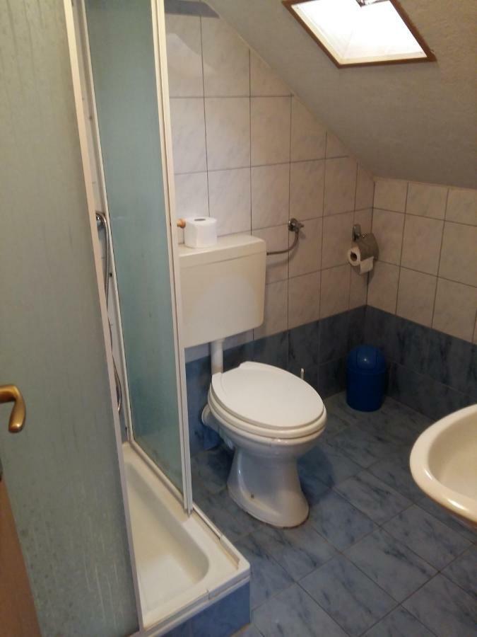 Rooms Mostanje 카를로바츠 외부 사진
