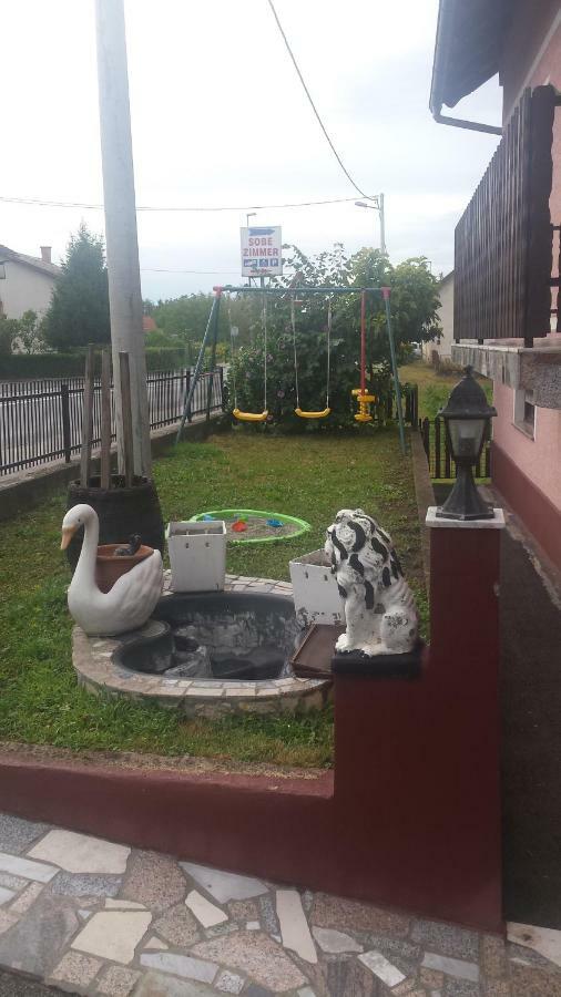 Rooms Mostanje 카를로바츠 외부 사진