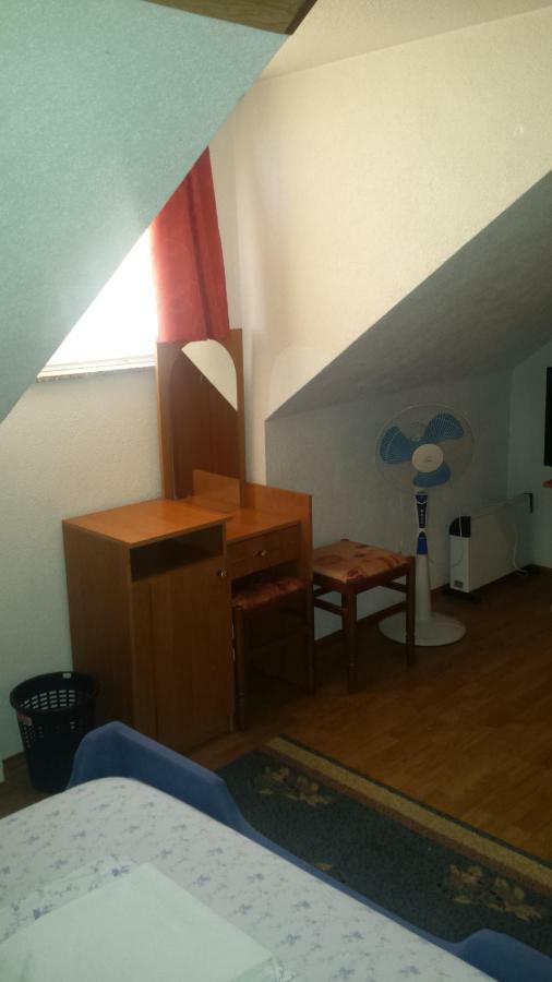 Rooms Mostanje 카를로바츠 외부 사진